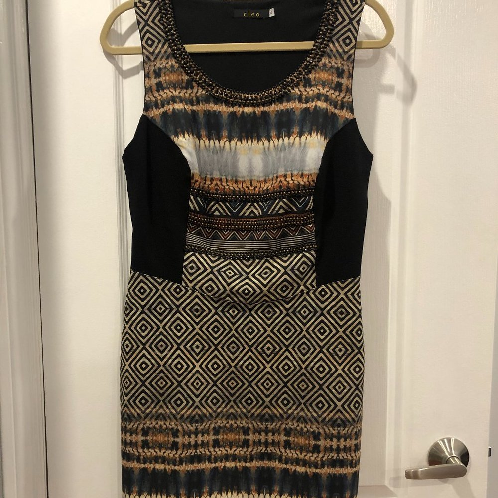 Evening knee length dress. Brazilian brand CLEO. Mixed print colors. Size L